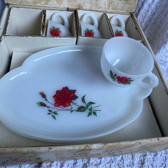 Vintage Federal Glass Rose Snack plate set with box 8 piece set white milk glass - Picture 8 of 10